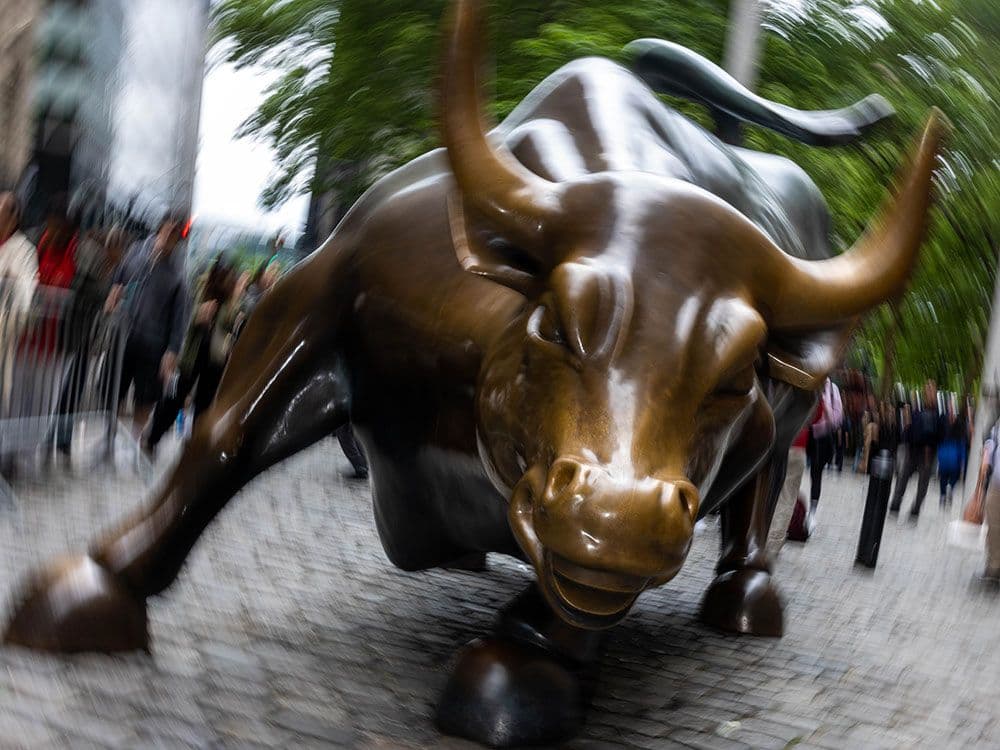 Unanimous optimism among economists echoes 2007, raises warning for investors